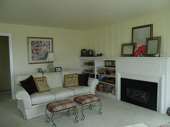 3rd image of 570 N Pebble Beach Dr
