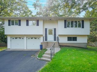 30 Clematis St, Port Jefferson Station, NY 11776