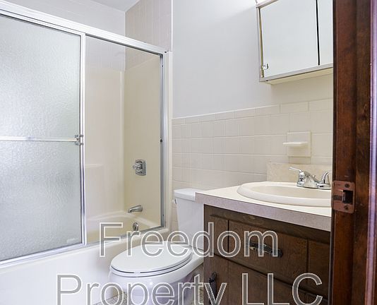 2nd image of 65 East St #19