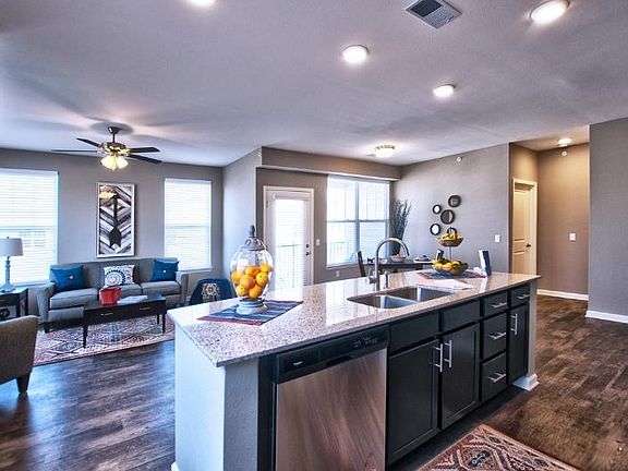 3rd image of 1375 Park 33 Blvd #1014