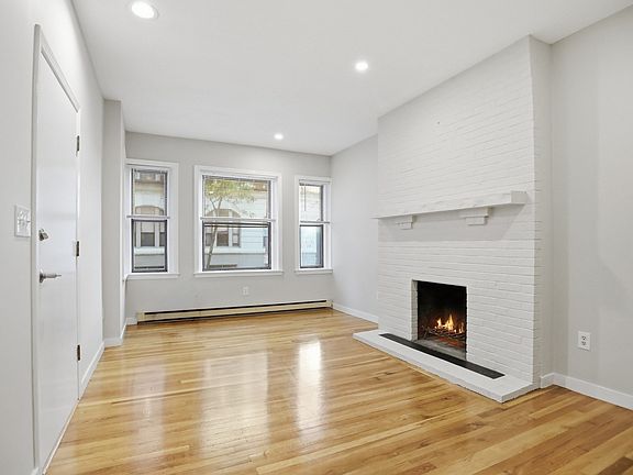 5th image of 28 Edgerly Rd APT 2