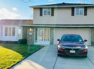 62 Rockdale Dr, Amherst, NY 14228