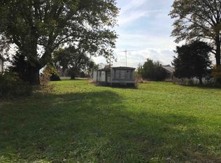 17083 E Oak St, Westphalia, IN 47596