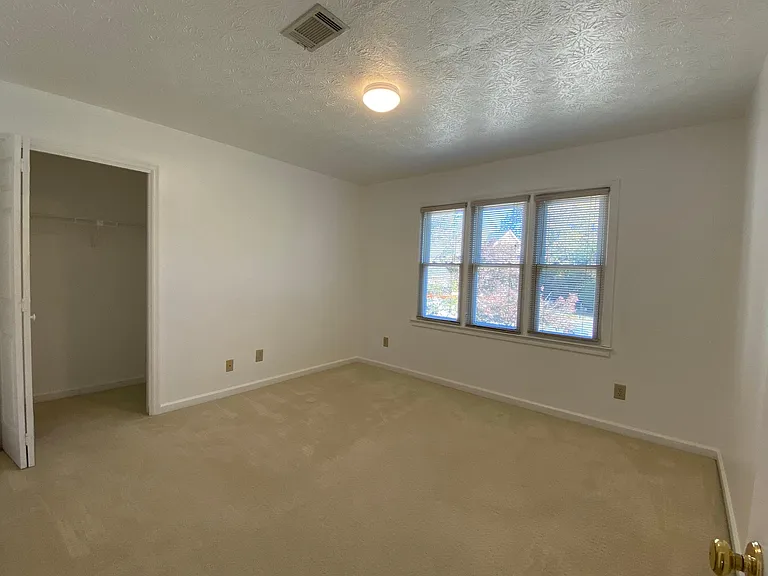 3013 Eglantine Ct — Photo 25