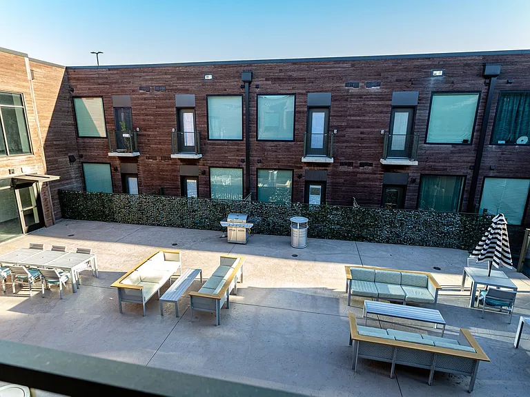 1800 E 4th St #306 — Photo 10