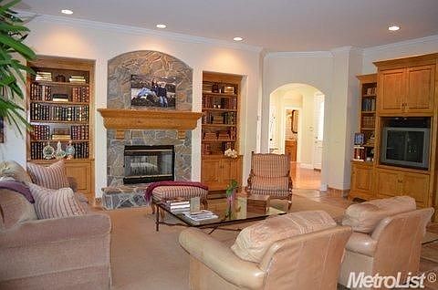 4th image of 584 Ashton Park Ln