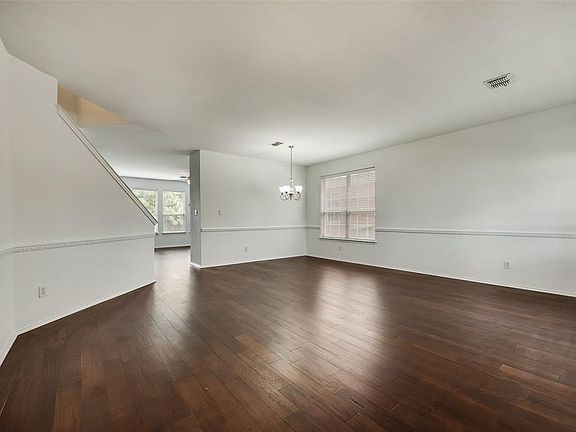 3rd image of 3525 Alta Vista Dr