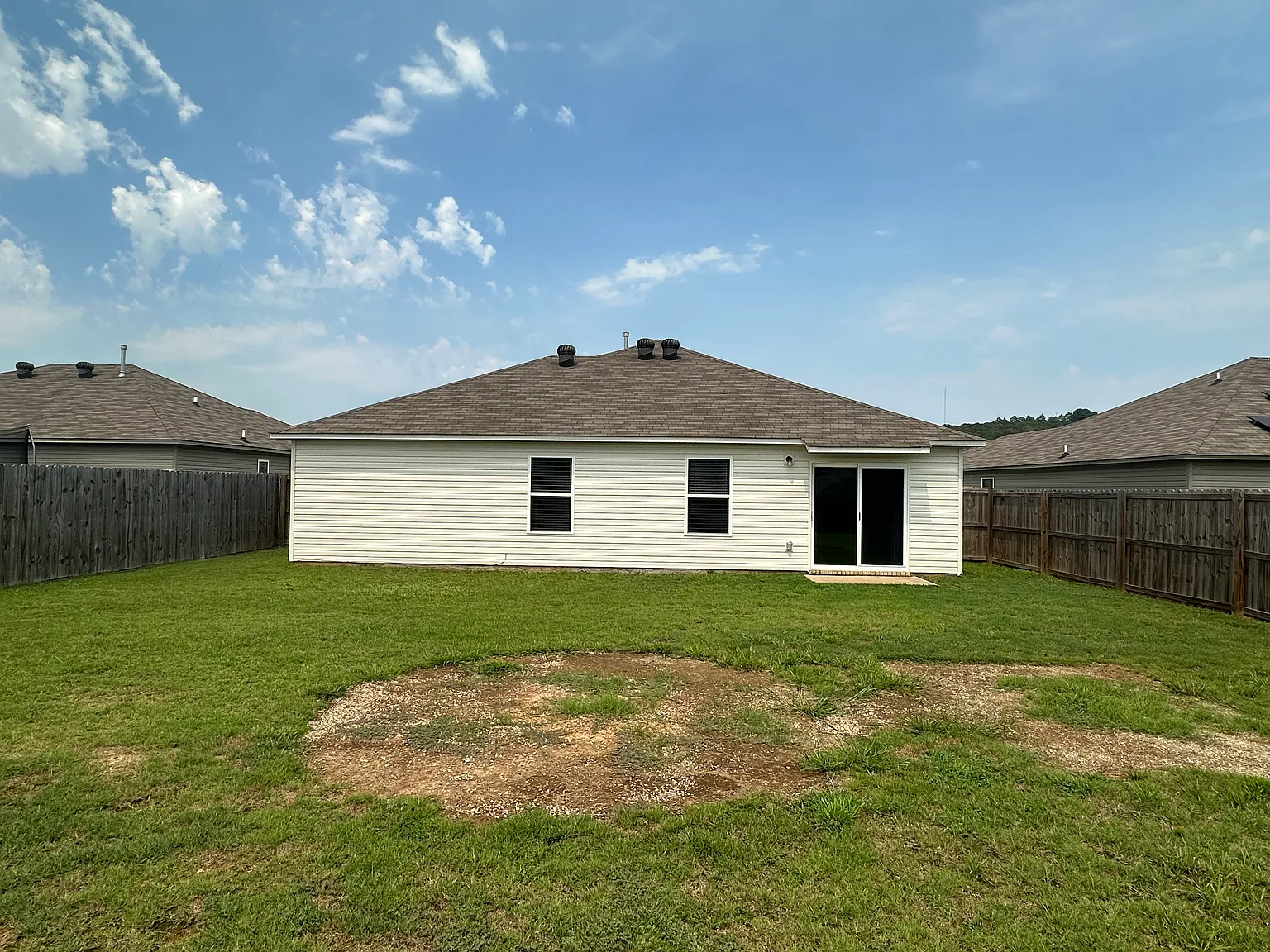 3 bed, 1592 sqft, $1,600 — Photo 3