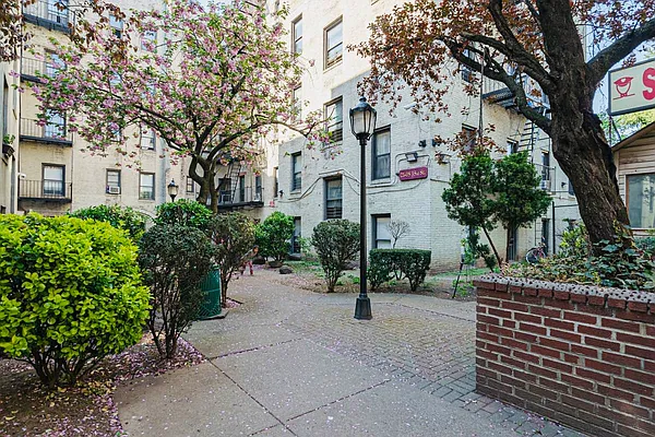 Rented by MySpaceNYC | media 20