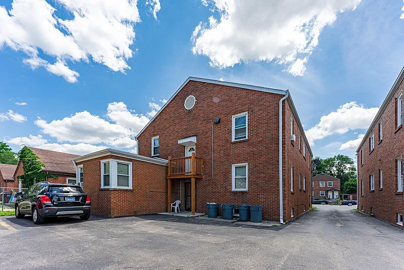 1 bed, 1.0 bath, 921 sqft, $1,095 — Photo 2