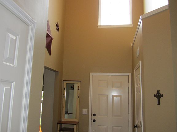 Front Entry - 2 Level Open