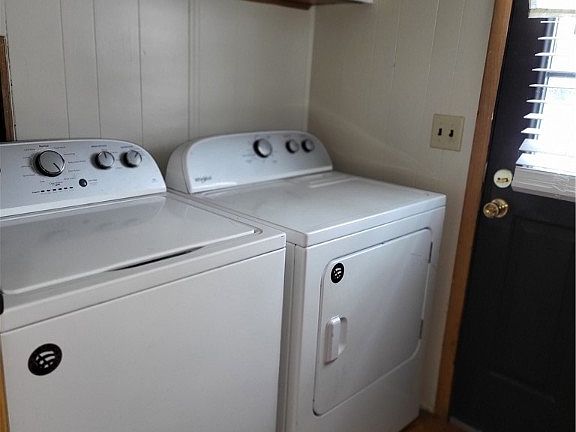 3rd image of 5211 Deepwood Ln