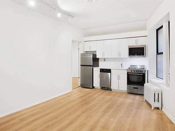 2nd image of 111 W 16th St APT 1J