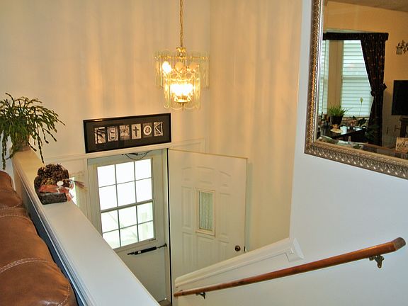 3rd image of 2506 Westridge Dr