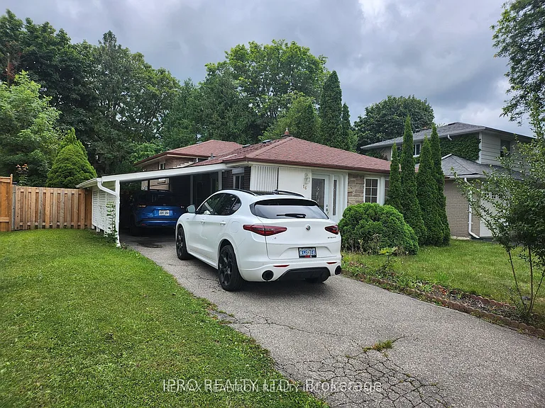 16 Cresthaven Dr — Photo 2