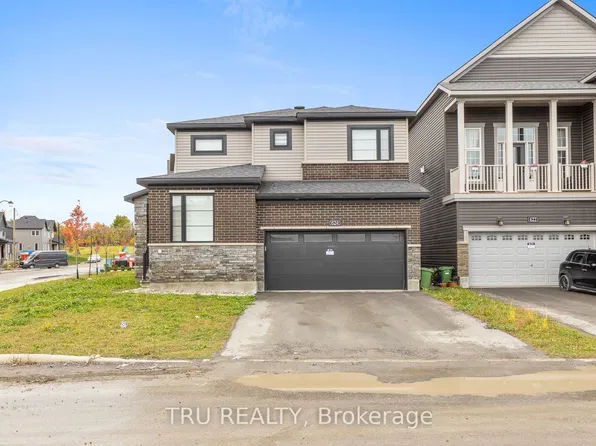 624 Galarneau Way, Ottawa, ON K2W 0M1