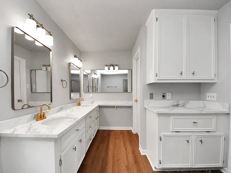 1023 Oyster Bay Dr — Photo 6