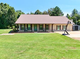 696 Sehon Cir, Pontotoc, MS 38863