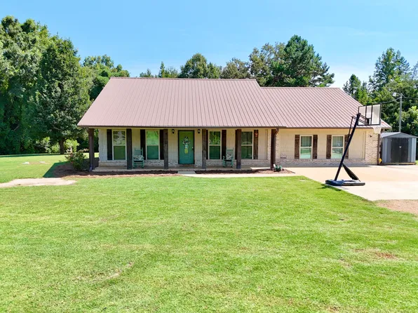 696 Sehon Cir, Pontotoc, MS 38863