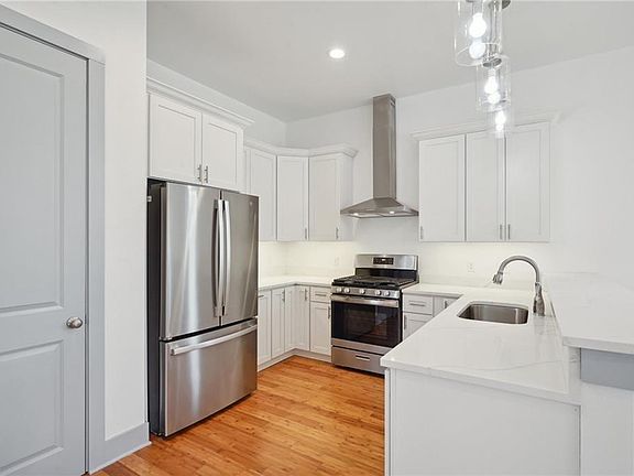 3rd image of 2323 N Roman St