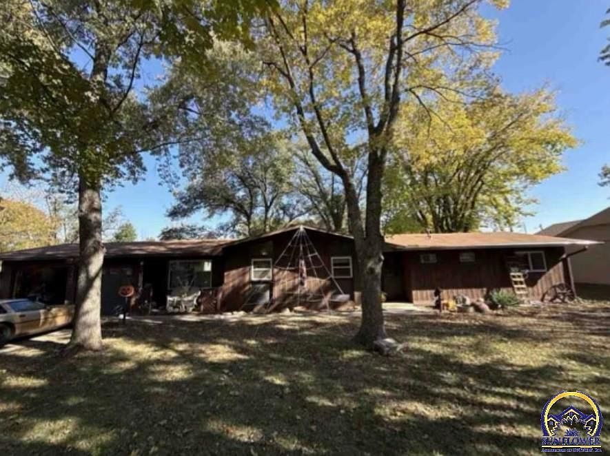 2nd image of 5220 NE Indian Creek Rd