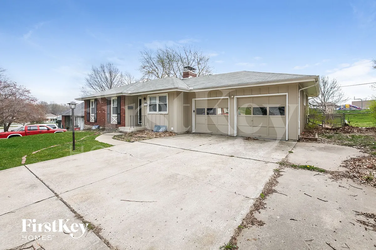 Building Photo - 804 NW Hearnes Ave
