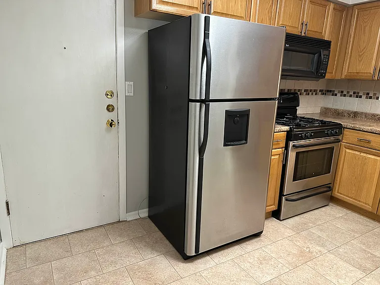 5231 N East River Rd #1M — Photo 5