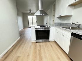 4835 Orange Grove Ave