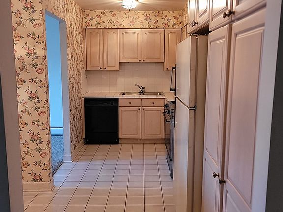 4th image of 4221 Saratoga Ave APT 403A