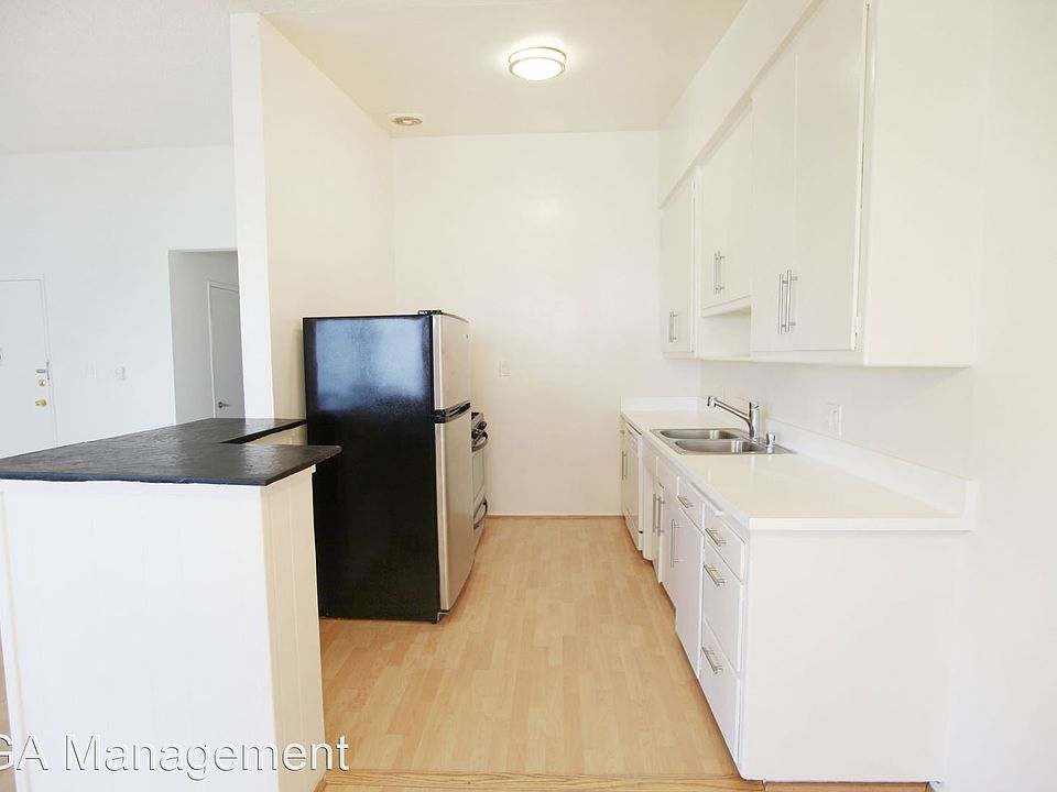 1st image of 1218 Larrabee St APT 6