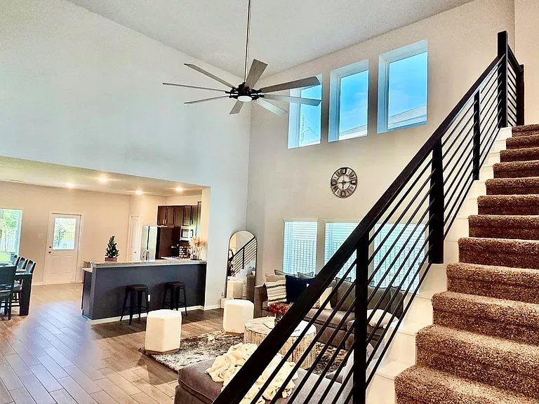 1523 Alpine Dr — Photo 4