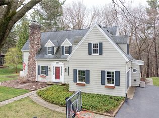 489 Sagamore Dr, Rochester, NY 14617