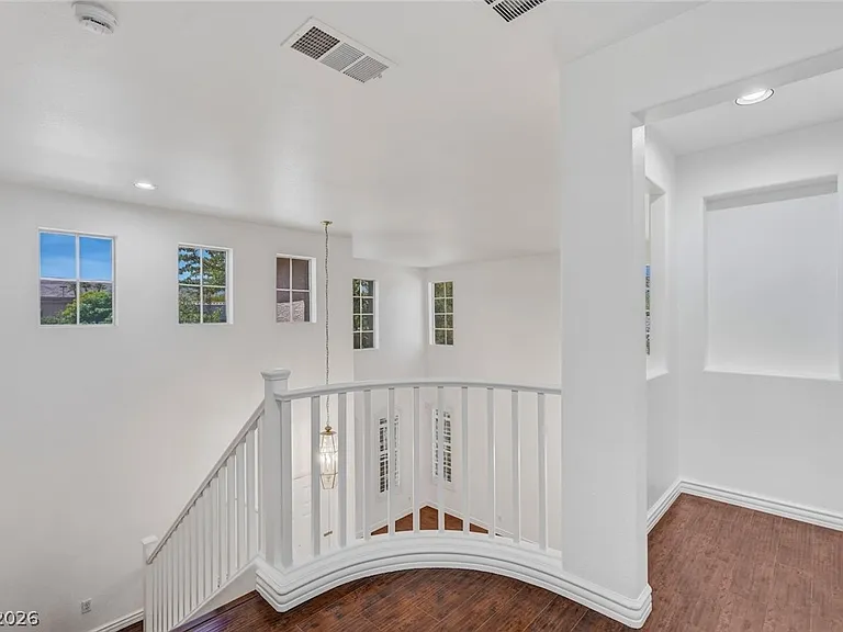 3034 Carbondale St — Photo 24