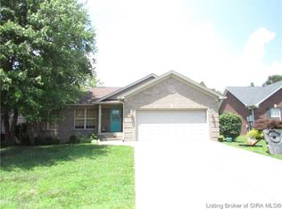 7008 Plum Creek Dr, Sellersburg, IN 47172