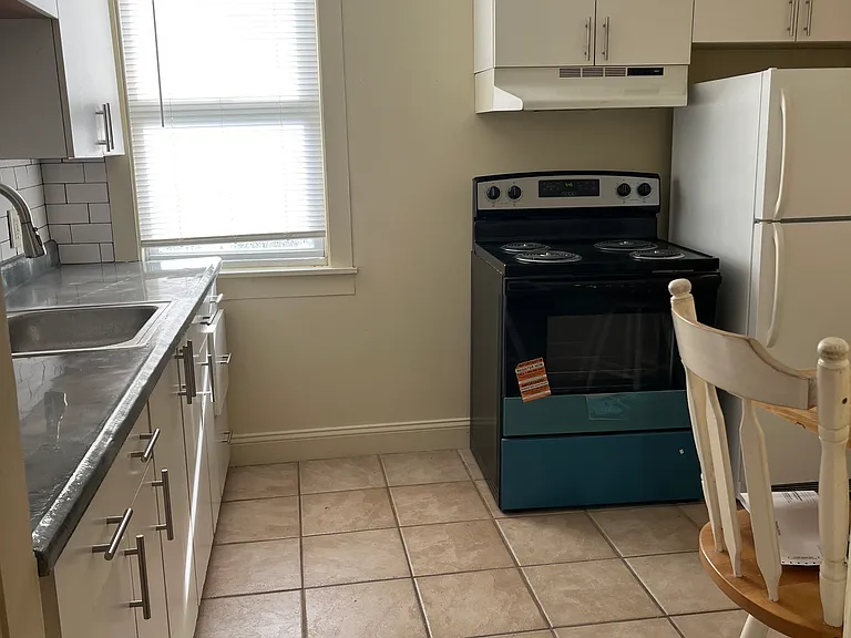 98 Raymond St #1W — Photo 3
