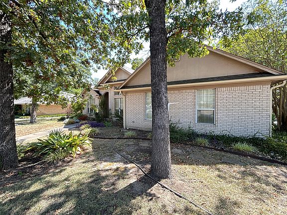 3rd image of 1328 Azalea Dr