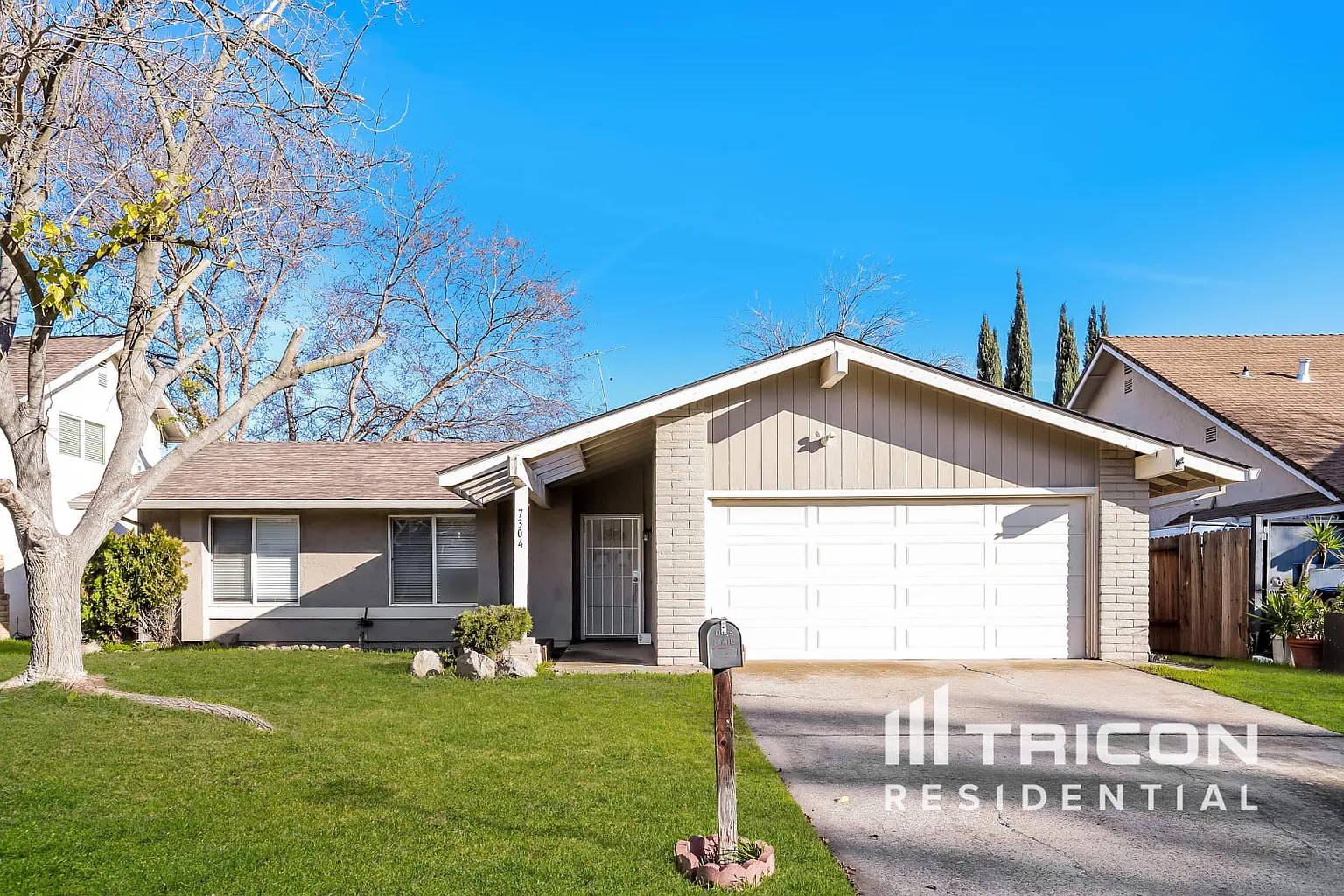 7304 Windjammer Way photo 1