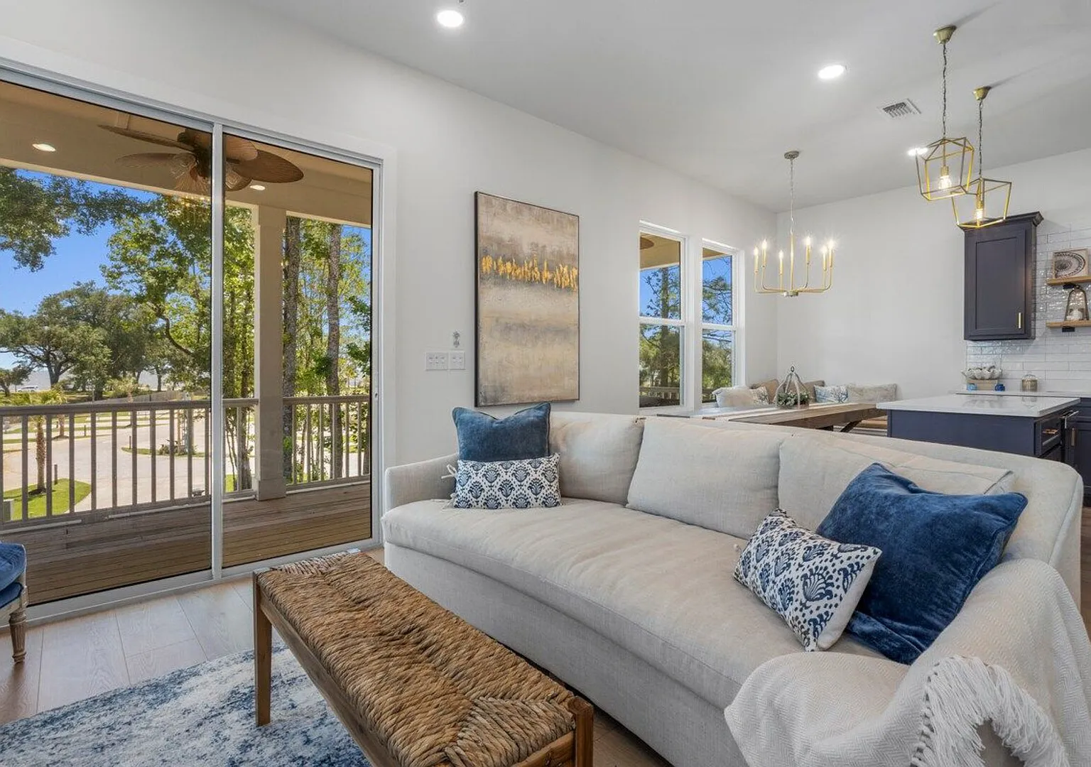 Seaside Serenity Boutique Home-Walk to beach! — Photo 2