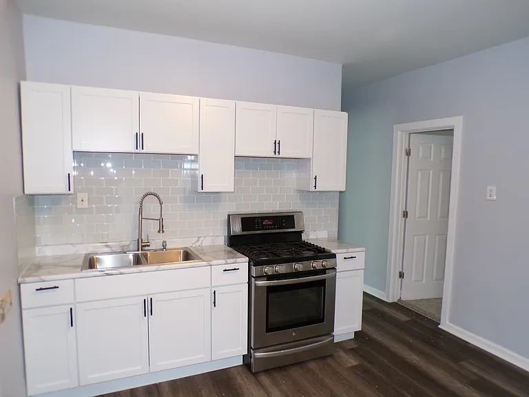 10800 S Hoxie Ave #2F — Photo 5