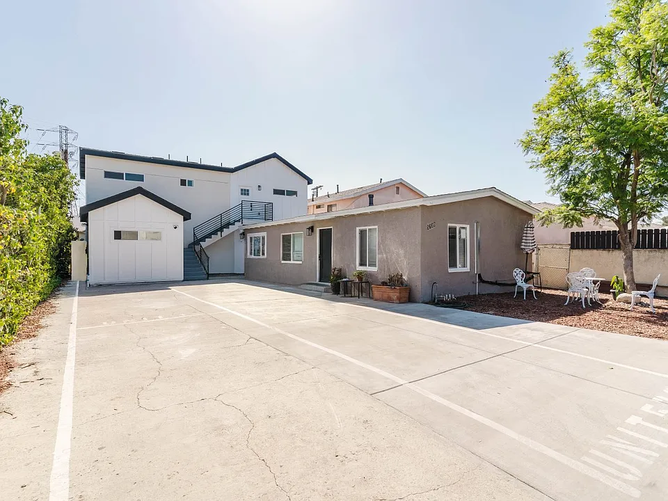 5732 Willowcrest Ave #3