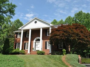 900 Shadowmere Ct, Winston Salem, NC 27104