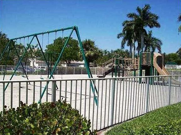 3rd image of 2277 Salerno Cir