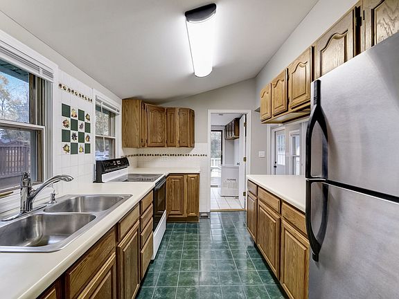 5th image of 1014 Clay St