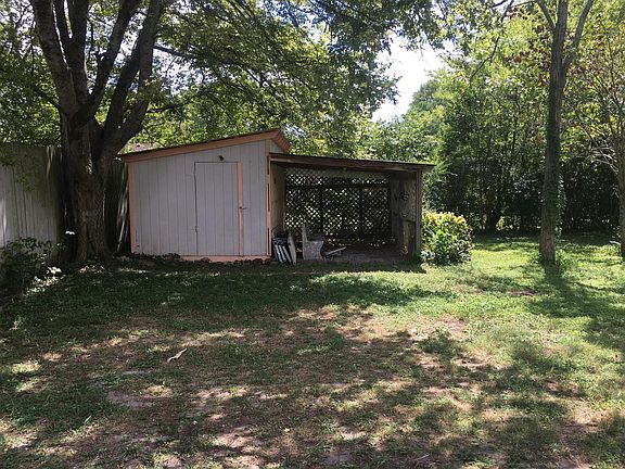4th image of 217 Oak Dr