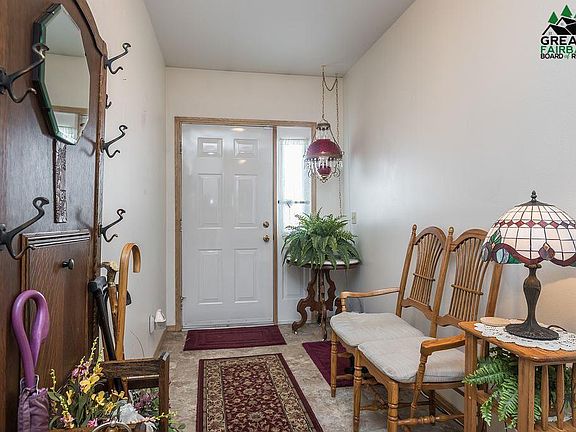 2nd image of 464 Shannon Dr