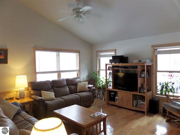 2nd image of 5821 Schreck Ln