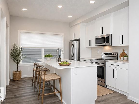 3rd image of 29 McLeod Ave