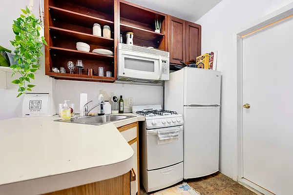 Rented by Blackwater Associates Inc. | media 17