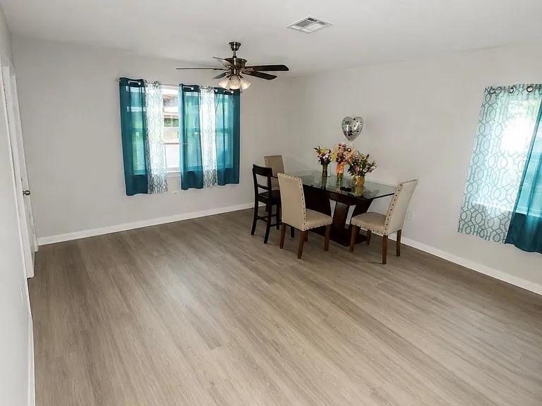 244 Deerfield St — Photo 3