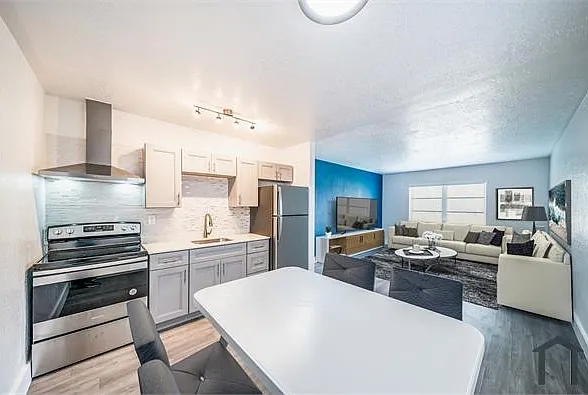 3721 SW 60th Ter — Photo 14